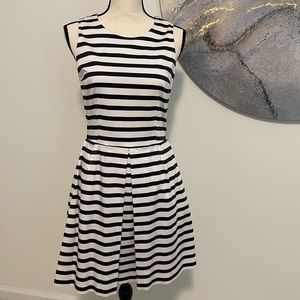 Gap classic dress size 2